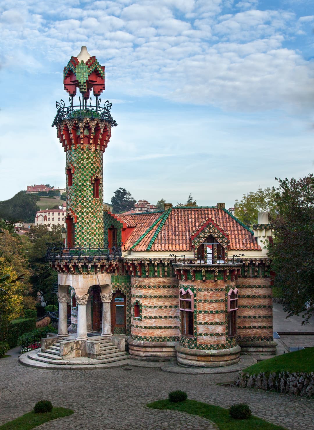 El Capricho de Gaudí – La joya modernista de Cantabria